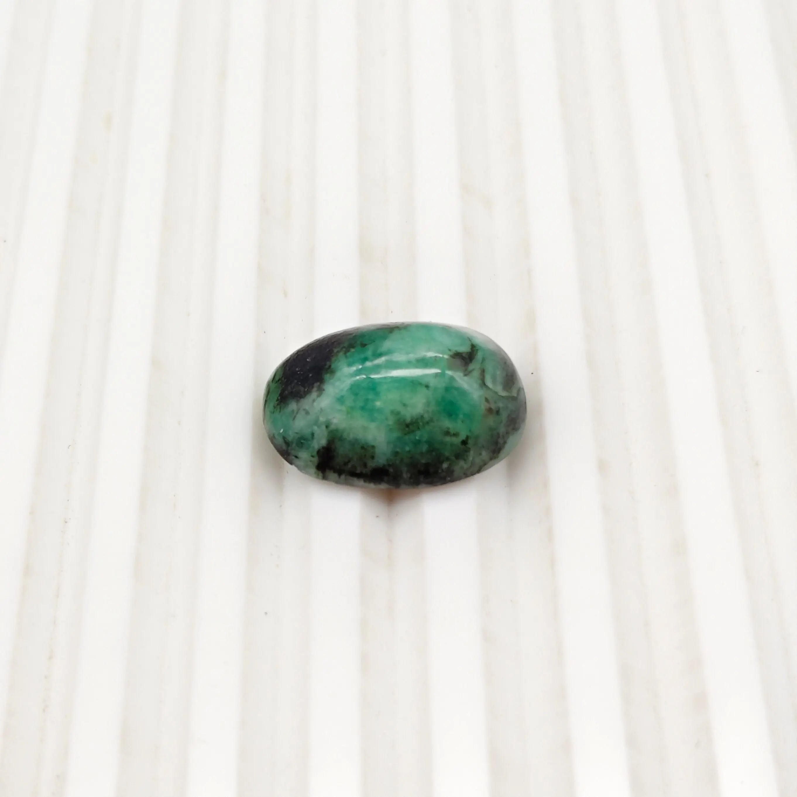A+ Quality OVAL CABOCHON NATURAL EMERALD, GREEN COLORED, INDIAN GEMSTONE, WEIGHT 15.55 CTS